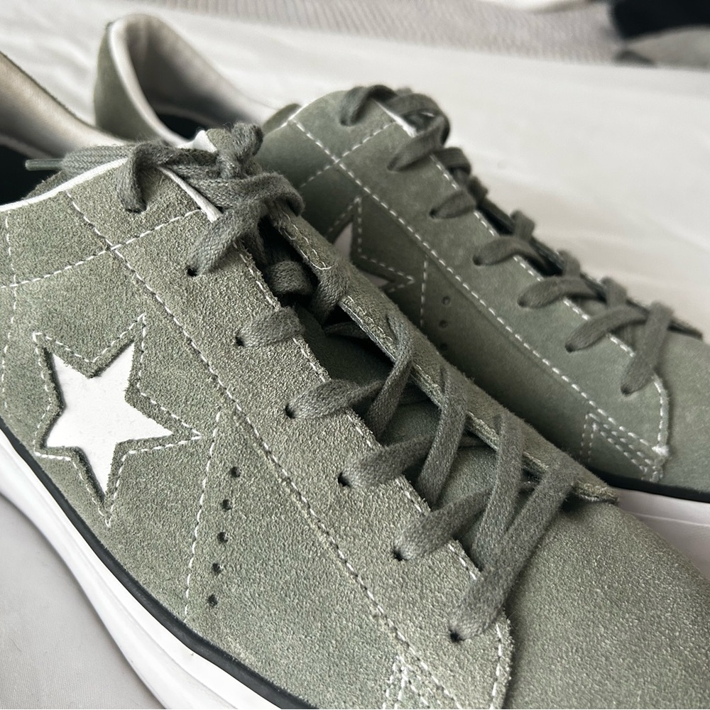 Size 10 women’s platform converse in brushed sage green fabric. NWT